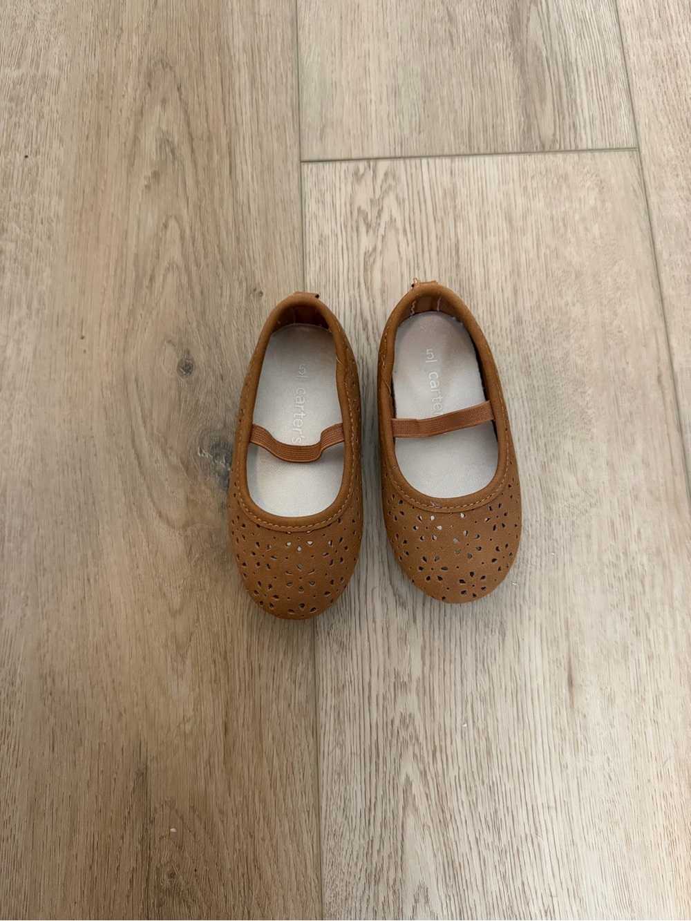 Baby/Toddler Carter's Girls Tan Perforated Mary Jane Flats size 5